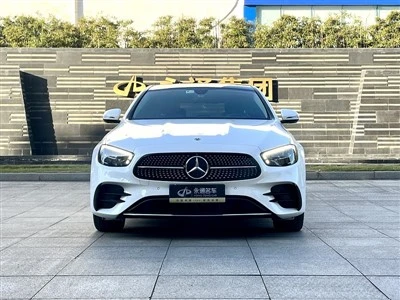 Luxusná edícia MercedesBenz EClass E 300 L z roku 2021